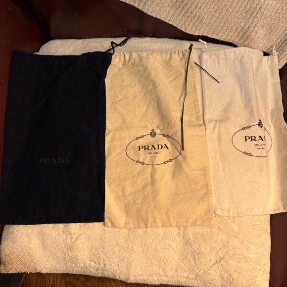 Prada saffiano all inclusive (your choice of dust bag) bifold snap long wallet - Picture 3 of 12